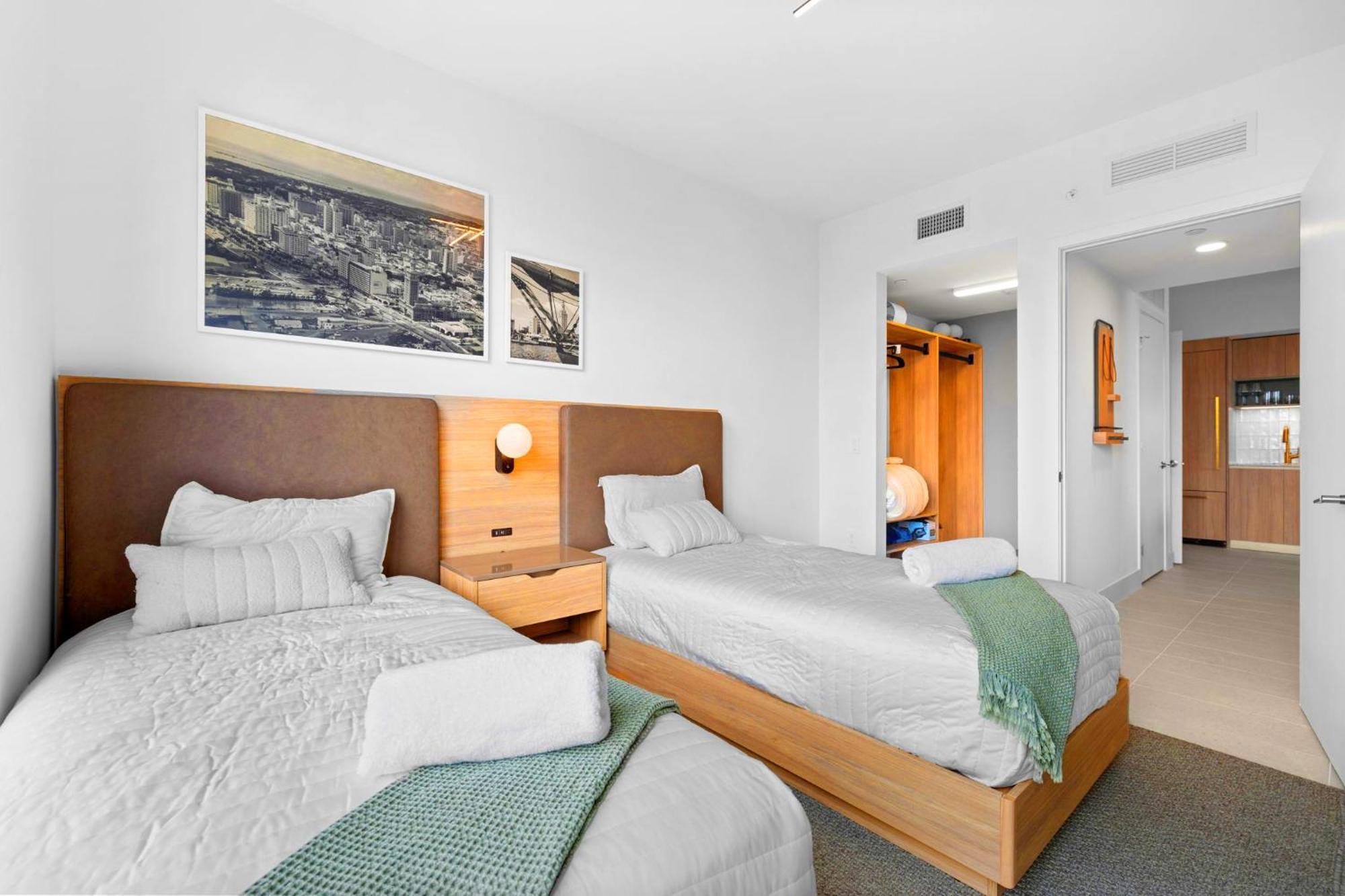Apartment From 43th Floor A Luxury Awaits For You! Miami