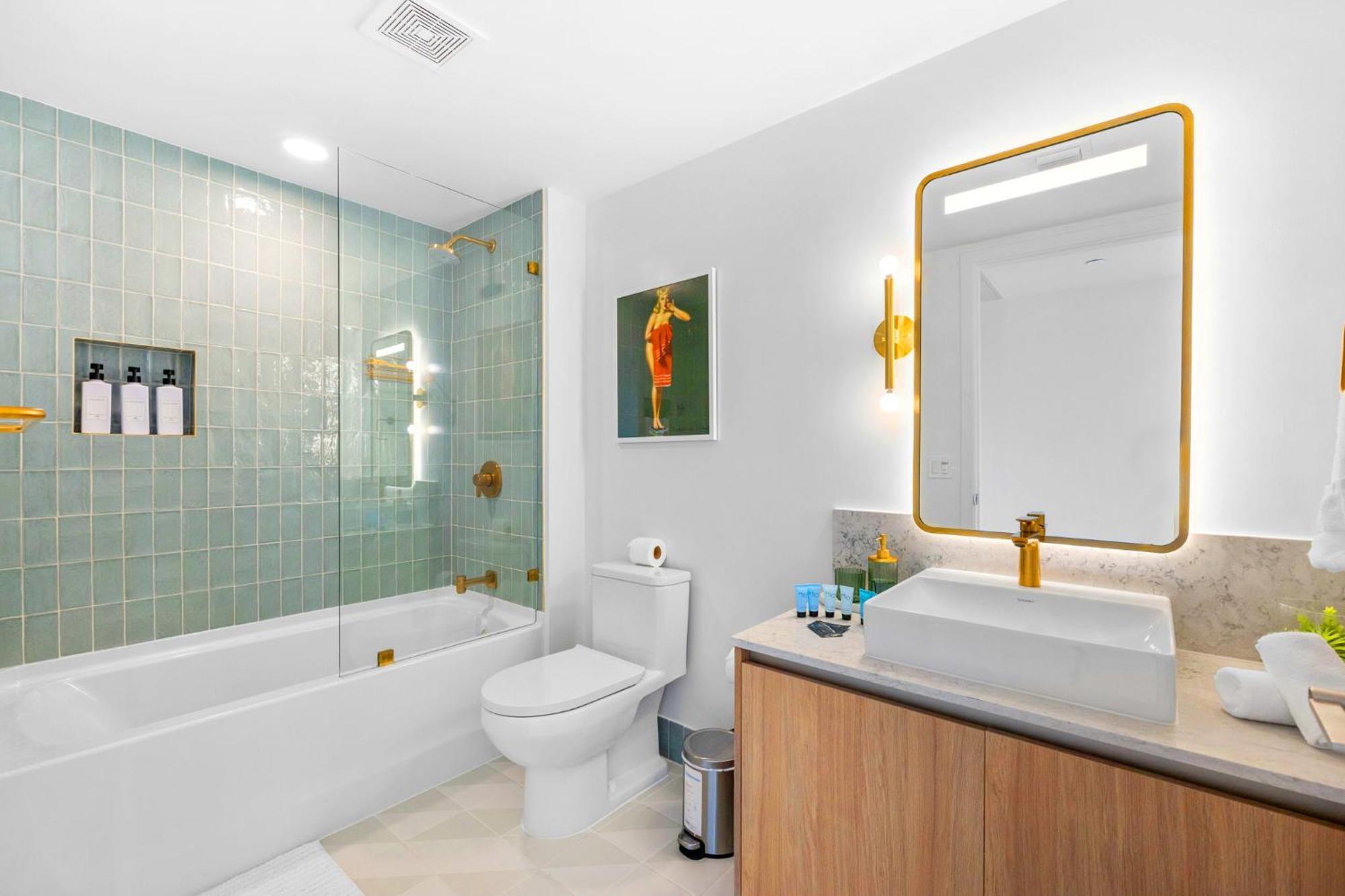 From 43th Floor A Luxury Awaits For You! Apartment