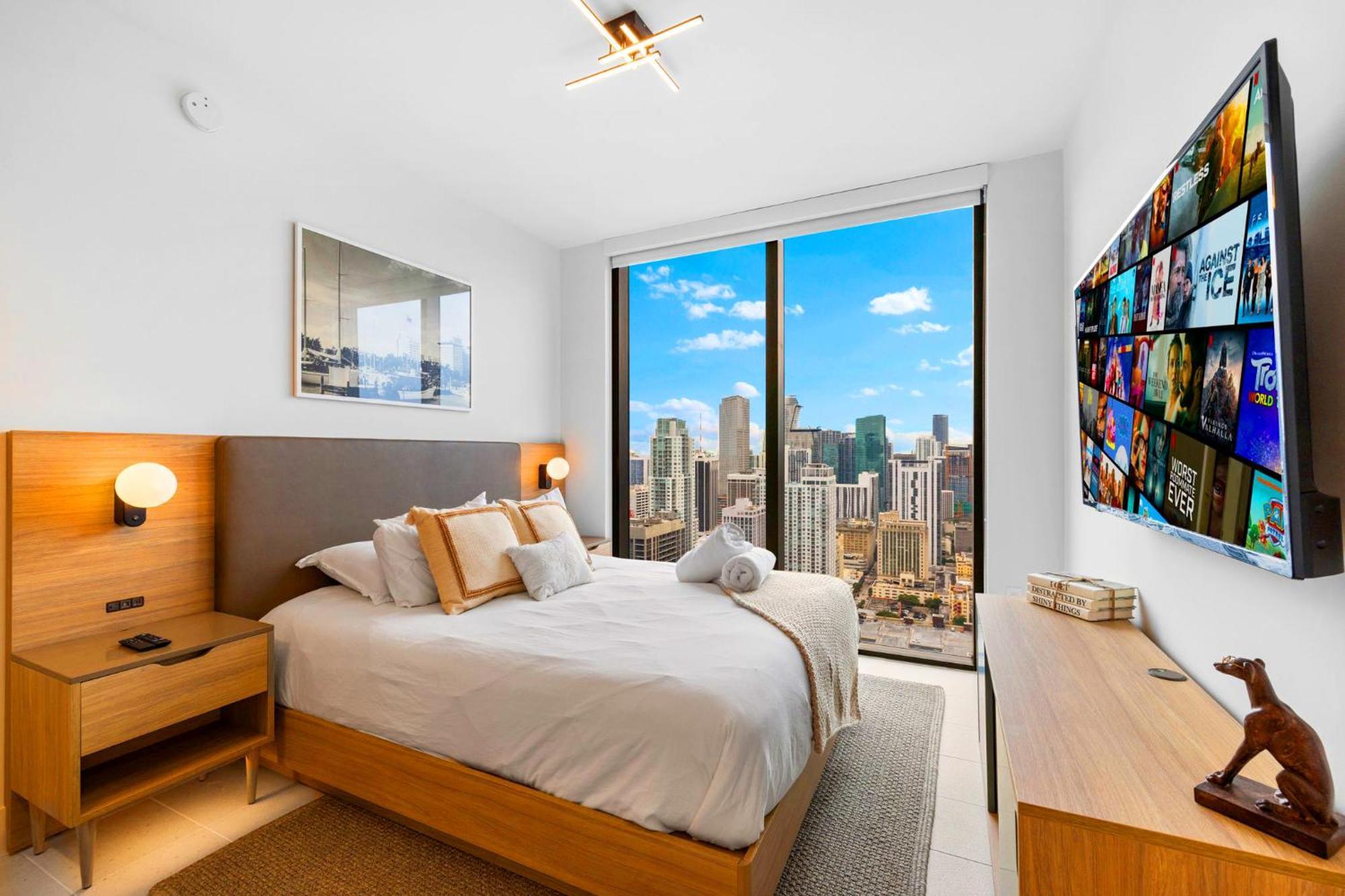 From 43th Floor A Luxury Awaits For You! * Miami