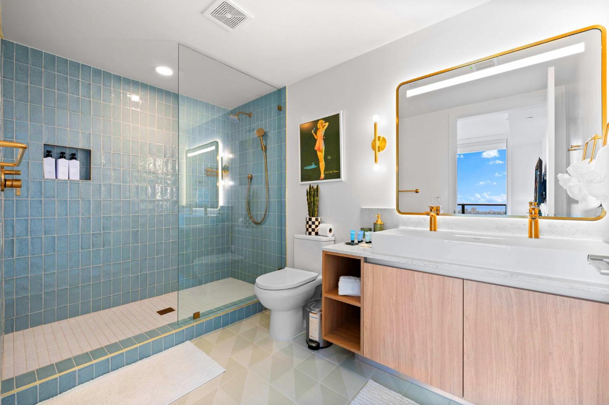 From 43th Floor A Luxury Awaits For You! * Miami