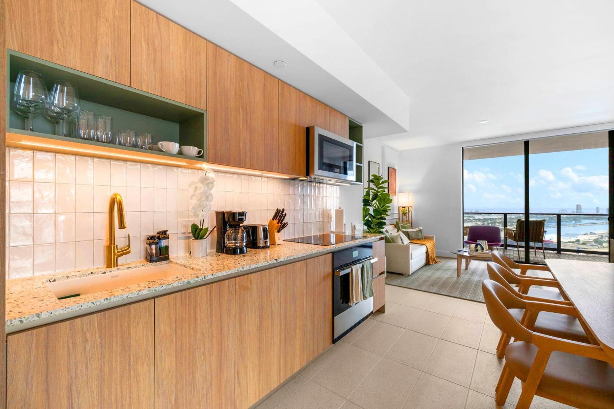 From 43th Floor A Luxury Awaits For You! Apartment *
